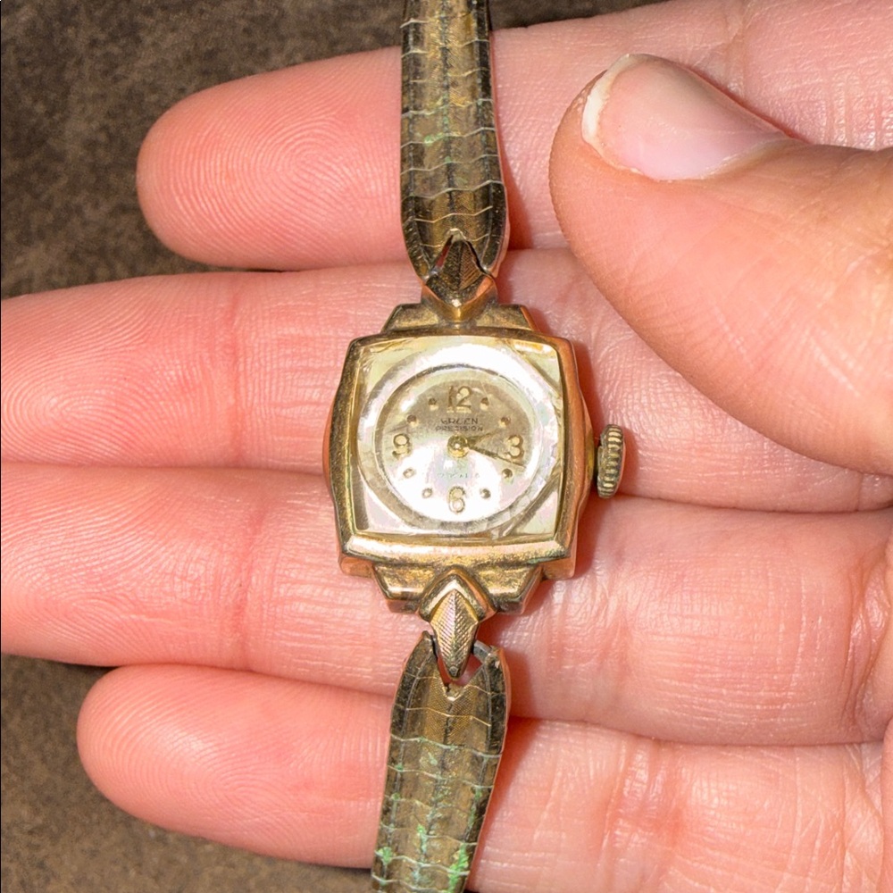 Vintage Gold-Tone Women's Bracelet Watch with Cream Dial - Picture 2 of 7